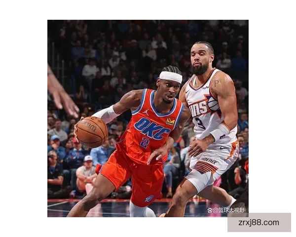 全队起立为卡斯尔庆祝三双创纪录邓肯19年历史比肩文班赞其本就优秀